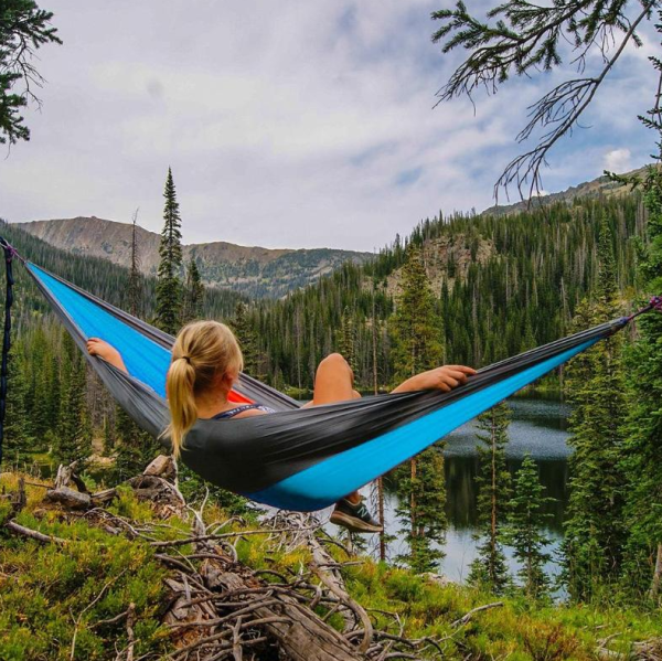 Гамак подвесной двухместный Hammock Swing Ультралёгкий и сверхпрочный! (Крепления в комплекте) 270х140 см